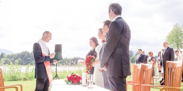 Destination-Wedding - Preisniveau Hochzeitsfeier: €€ - Kärnten - Trauung unter freiem Himmer - Inselhotel Faakersee - Inselhotel Faakersee