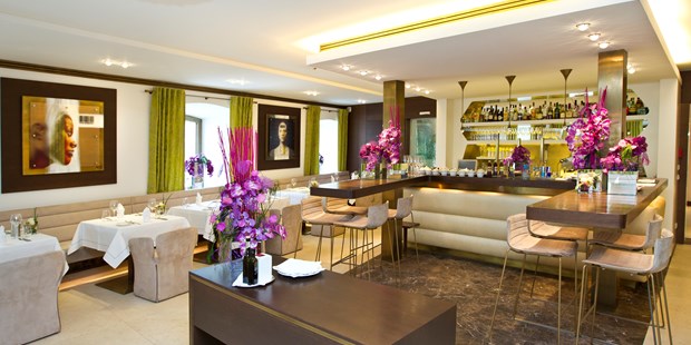 Destination-Wedding - Preisniveau Zimmer/Suiten: €€ - Region Mondsee - Das 2-Hauben Restaurant - Iris Porsche Hotel & Restaurant