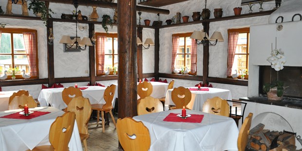 Destination-Wedding - Preisniveau Zimmer/Suiten: €€ - Salzburg - Rauchkuchl direkt neben dem Hotel 
- Tipp für Brautstehlen
 - Sporthotel Wagrain