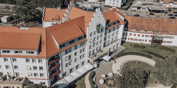 Destination-Wedding - Exklusivität - Blick auf das Sentido Seehotel Am Kaiserstrand vom Bodensee aus.  - Seehotel am Kaiserstrand