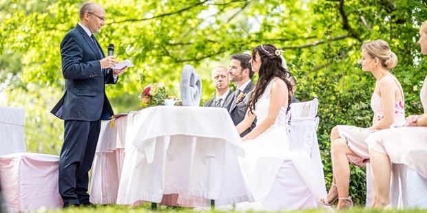 Destination-Wedding - Perfekte Jahreszeit: Frühlings-Hochzeit - Neusiedler See - Das Restaurant Birkenhof bietet die Möglichkeit einer Hochzeit im Freien. - Birkenhof Restaurant & Landhotel ****