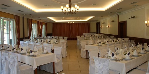 Destination-Wedding - Personenanzahl - Der Festsaal des Birkenhof mit Tafelformation. - Birkenhof Restaurant & Landhotel ****