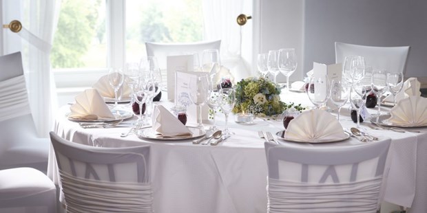 Destination-Wedding - Preisniveau Zimmer/Suiten: €€€ - Deutschland - Festlich gedeckter Tisch - Hotel Therme Bad Teinach