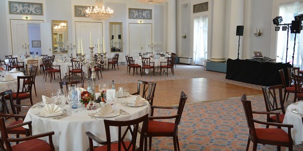 Destination-Wedding - Preisniveau Zimmer/Suiten: €€€ - Deutschland - Hochzeit mit Bühne - Hotel Therme Bad Teinach