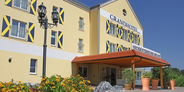 Destination-Wedding - Umgebung: in den Bergen - Grandhotel Niederösterreichischer Hof