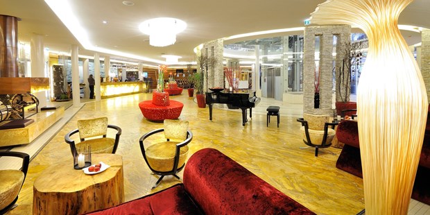 Destination-Wedding - Preisniveau Hochzeitsfeier: €€€ - Salzburg - Lobby - Alpine Palace***** New Balance Luxus Resort