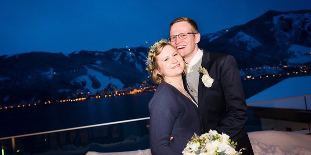 Destination-Wedding - Das Bellevue eignet sich ideal für Winterhochzeiten vor verschneiter Kulisse und Blick auf Zell am See. - Seehotel Bellevue****s