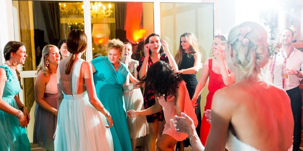 Destination-Wedding - Preisniveau Hochzeitsfeier: €€€€ - Party Gartensaal - Schloss Maria Loretto