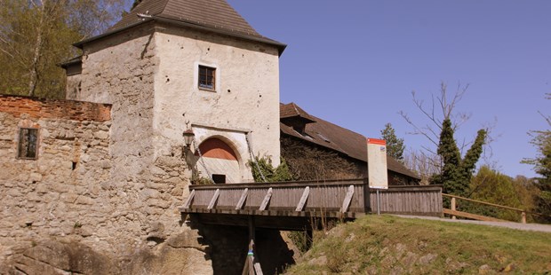 Destination-Wedding - barrierefreie Location - Zugbrücke - Burg Kreuzen