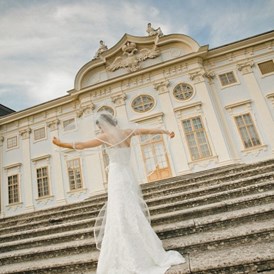 Hochzeitslocation: Feiern Sie Ihre Hochzeit im Schloss Halbturn im Burgenland.
Foto © stillandmotionpictures.com - Schloss Halbturn