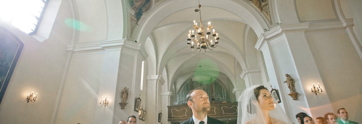 Hochzeitslocation: Die nahegelegene Kirche.
Foto © stillandmotionpictures.com - Schloss Halbturn