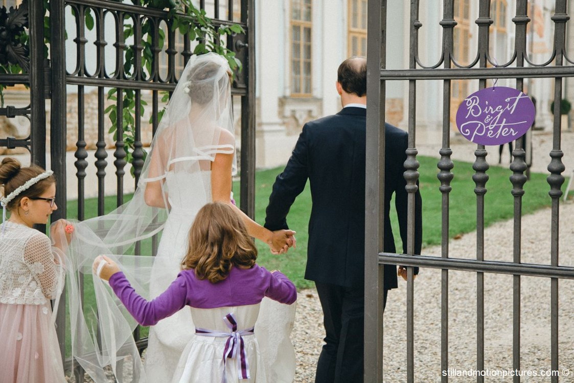 Hochzeitslocation: Feiern Sie Ihre Hochzeit im Barockschloss Halbturn im Burgenland.
Foto © stillandmotionpictures.com - Schloss Halbturn