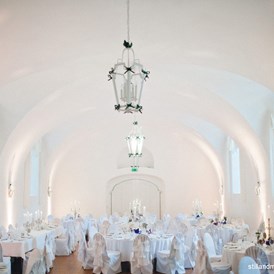 Hochzeitslocation: Der Festsaal des Barockjuwel Schloss Halbturn im Burgenland.
Foto © stillandmotionpictures.com - Schloss Halbturn