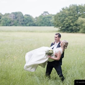 Hochzeitslocation: Fotoshooting auf unseren umliegenenden Wiesen.
Foto © weddingreport.at - Schloss Halbturn