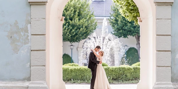 Destination-Wedding - Art der Location: Hotel / Chalet - Feiern Sie Ihre Hochzeit im Schloss Halbturn im Burgenland.
Foto © weddingreport.at - Schloss Halbturn
