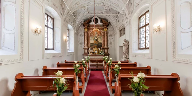 Destination-Wedding - Exklusivität - Salzburg - Unsere barocke Kapelle ist für christliche und nicht-christliche Trauungen frei gegeben und bietet Platz für 40 Personen - ARCOTEL Castellani Salzburg