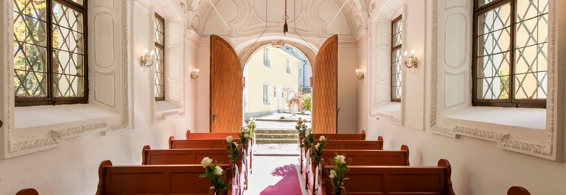 Hochzeitslocation: In unserer barocken Kapelle werden Hochzeitsträume wahr. Auch ideal für Taufen. - ARCOTEL Castellani Salzburg