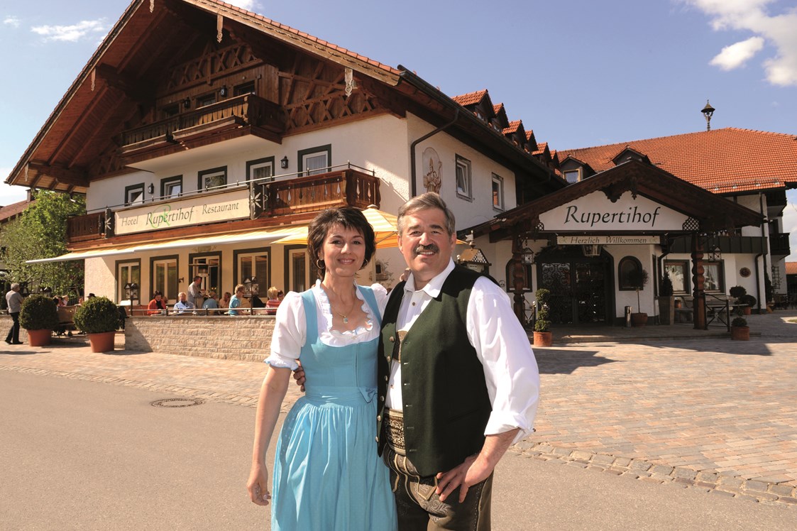 Hochzeitslocation: Hotel Rupertihof in Ainring - ca. 5km von Freilassing entfernt, mit den Wirtsleuten Eva-Maria & Thomas Berger - Hotel Rupertihof