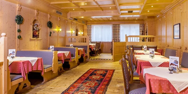 Destination-Wedding - Art der Location: Hotel / Chalet - Bauernstube für bis zu 50 Personen - Hotel Rupertihof