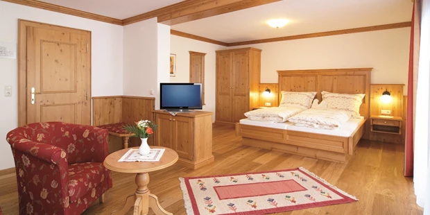 Destination-Wedding - Art der Location: Hotel / Chalet - gemütliche Zimmer mit DU/WC, TV direkt im Hotel, auch Einzelzimmer, Dreibett- oder Vierbettzimmer verfügbar. - Hotel Rupertihof