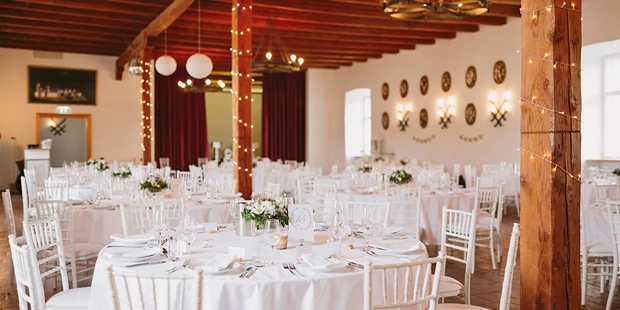 Destination-Wedding - Art der Location: Hotel / Chalet - Fürstlich heiraten im Schloss Mailberg.
Foto © thomassteibl.com - Schlosshotel Mailberg
