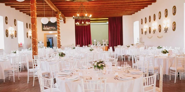 Destination-Wedding - Art der Location: Hotel / Chalet - Festsaal des Schloss Mailberg.
Foto © thomassteibl.com - Schlosshotel Mailberg