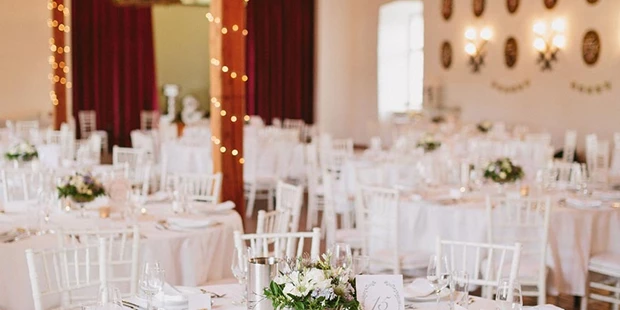Destination-Wedding - Art der Location: Hotel / Chalet - Festsaal des Schloss Mailberg.
Foto © thomassteibl.com - Schlosshotel Mailberg