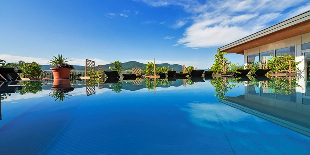 Destination-Wedding - Art der Location: Hotel / Chalet - Penthouse SPA im 5 Stockwerk des Gebäudes mit Blick über die Wachau - Gartenhotel & Weingut Pfeffel