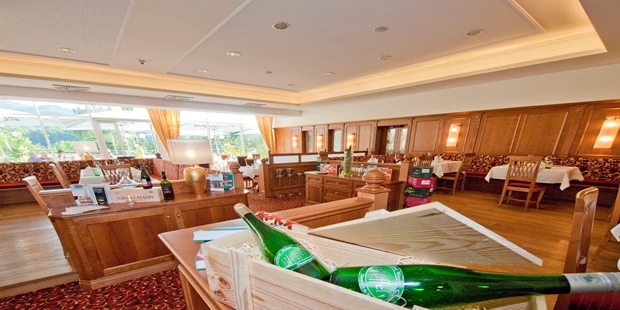 Destination-Wedding - Art der Location: Hotel / Chalet - großer Saal "Himmelsstiege" - Gartenhotel & Weingut Pfeffel