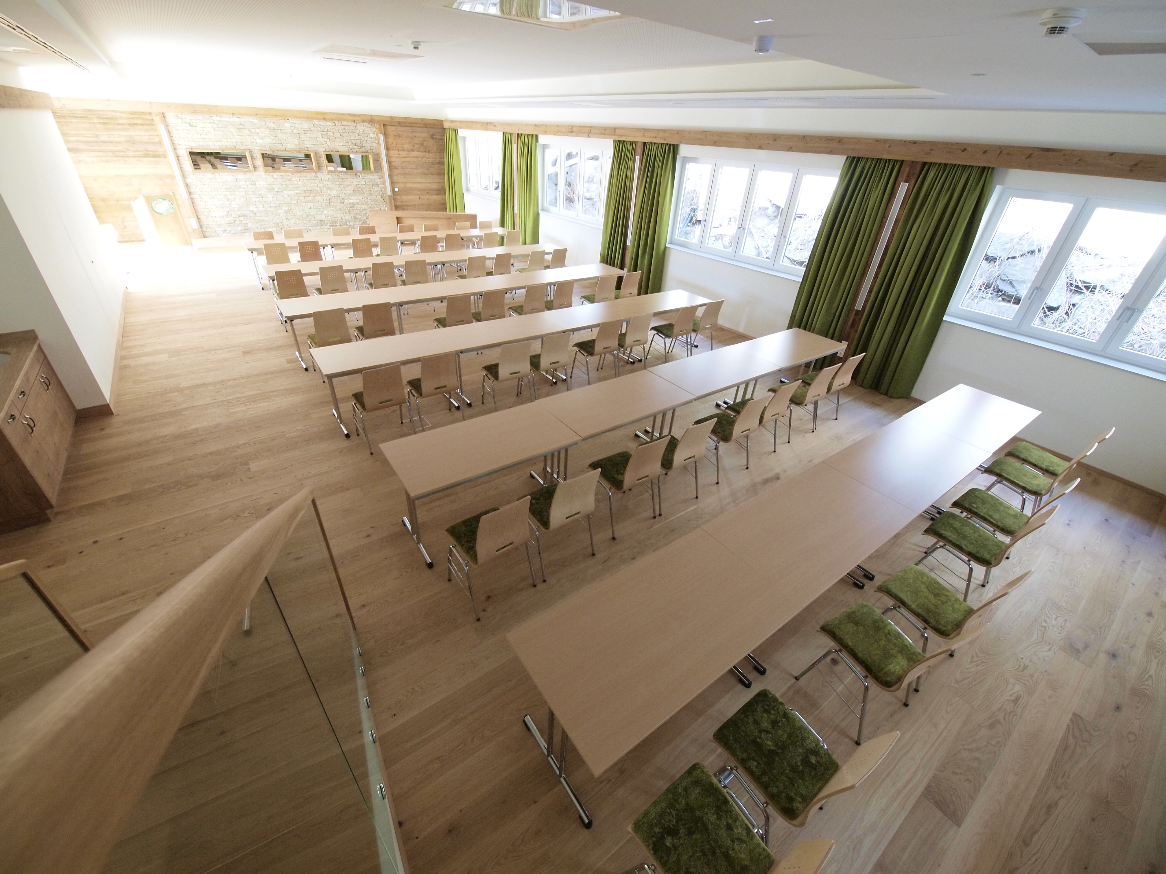 Destination-Wedding - Preisniveau Hochzeitsfeier: €€ - Österreich - großer Saal "Smaragd" - Gartenhotel & Weingut Pfeffel