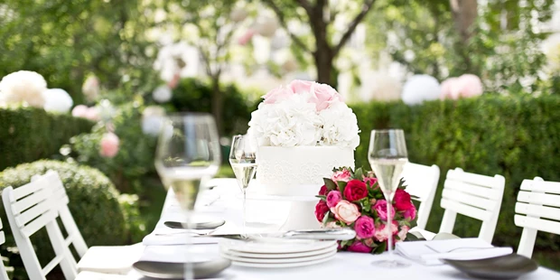 Destination-Wedding - Art der Location: Hotel / Chalet - Garten - Palais Coburg Residenz