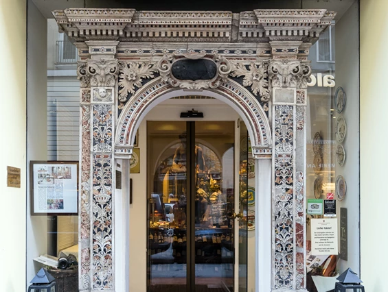 Hochzeitslocation: Eingangsportal - Ristorante Firenze Enoteca