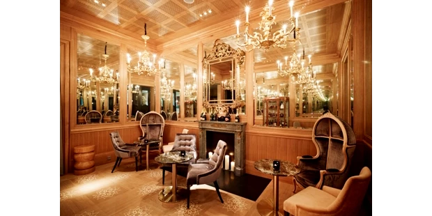 Destination-Wedding - Art der Location: Hotel / Chalet - Goldene Le Bar im Sans Souci Wien - perfekte Foto Location - Hotel Sans Souci Wien