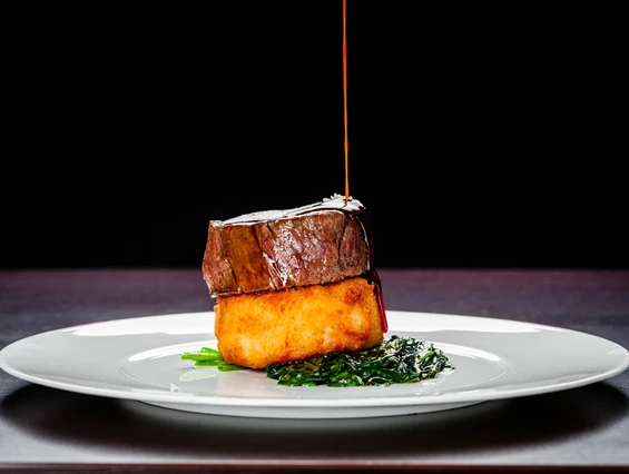 Hochzeitslocation: Kulinarische Highlights aus der Küche des Gourmetrestaurant Veranda für einen unvergesslichen Tag. - Hotel Sans Souci Wien