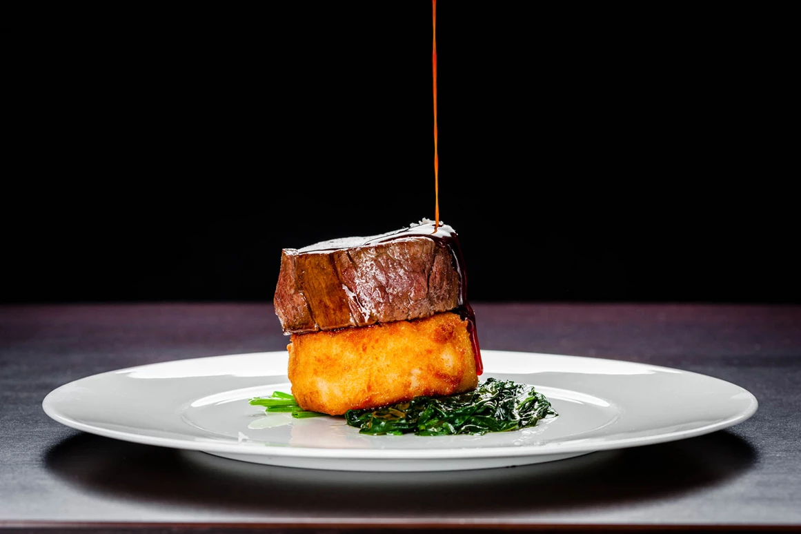 Hochzeitslocation: Kulinarische Highlights aus der Küche des Gourmetrestaurant Veranda für einen unvergesslichen Tag. - Hotel Sans Souci Wien