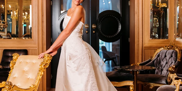 Destination-Wedding - Art der Location: Hotel / Chalet - Goldene Le Bar im Sans Souci Wien - perfekte Foto Location
Tony Gigov - Hotel Sans Souci Wien