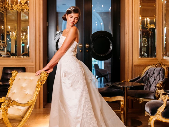 Hochzeitslocation: Goldene Le Bar im Sans Souci Wien - perfekte Foto Location
Tony Gigov - Hotel Sans Souci Wien