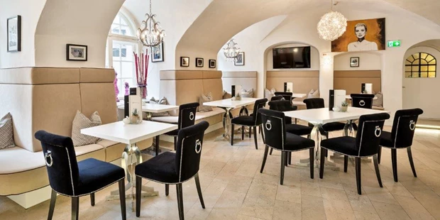 Destination-Wedding - Art der Location: Hotel / Chalet - Café - Radisson Blu Hotel Altstadt 5*