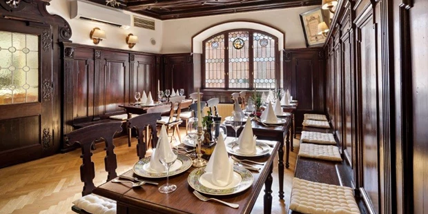 Destination-Wedding - Art der Location: Hotel / Chalet - Altdeutsche Stube - Radisson Blu Hotel Altstadt 5*