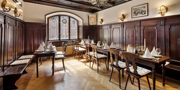 Destination-Wedding - Art der Location: Hotel / Chalet - Altdeutsche Stube - Radisson Blu Hotel Altstadt 5*