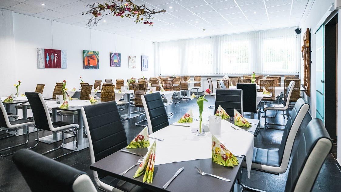 Hochzeitslocation: Veranstaltungssaal
je nach Wunsch wird der Raum umgestaltet - Hotel Fohnsdorf