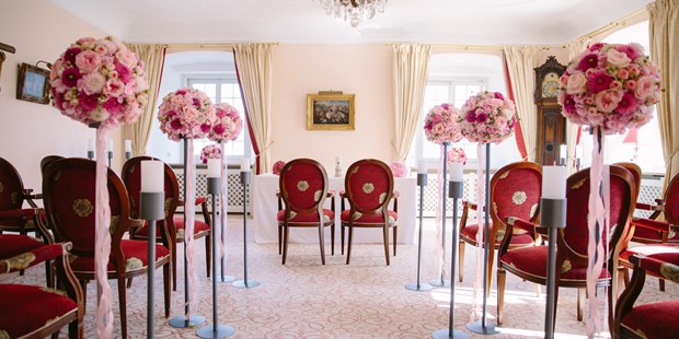 Destination-Wedding - Hof bei Salzburg - Standesamtliche Trauung im Rosa Salon
Civil Ceremony at Pink Salon - Schloss Fuschl Resort & SPA