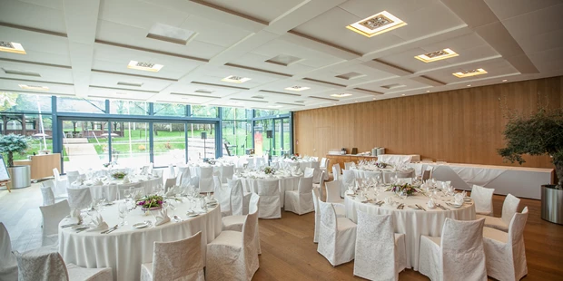 Destination-Wedding - Art der Location: Hotel / Chalet - runde Tische - Hotel Hofwirt