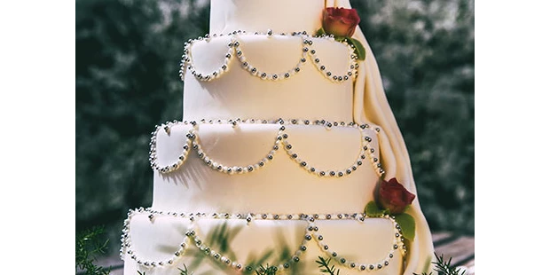 Destination-Wedding - Exklusivität - Salzburg - Hochzeitstorte - AlteSchmiede