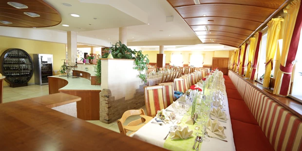 Destination-Wedding - Exklusivität - Salzburg - Beispiel gedeckter Saal Hochzeit - Hotel Post Walter