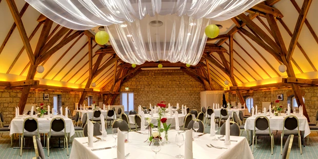 Destination-Wedding - Art der Location: Hotel / Chalet - Festsaal Decke Pitter - Hotel am Schloß Apolda