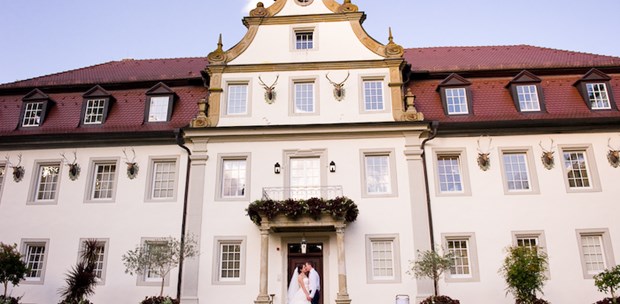Destination-Wedding - PLZ 74639 (Deutschland) - Es gibt Orte, die sind zu jeder Jahreszeit schön. Zu diesen Orten gehört das historische Jagdschloss des Wald & Schlosshotel Friedrichsruhe. - Wald & Schlosshotel Friedrichsruhe