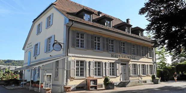Destination-Wedding - Art der Location: Wiese / Feld / Wald / Strand - Baden-Württemberg - Standesamt im Haus Salmegg Rheinfelden Baden direkt am Rheinufer, nur 500 m. Auch das Standesamt in Rheinfelden Schweiz ist schnell erreichbar. - Chinarestaurant Fudu Rheinfelden