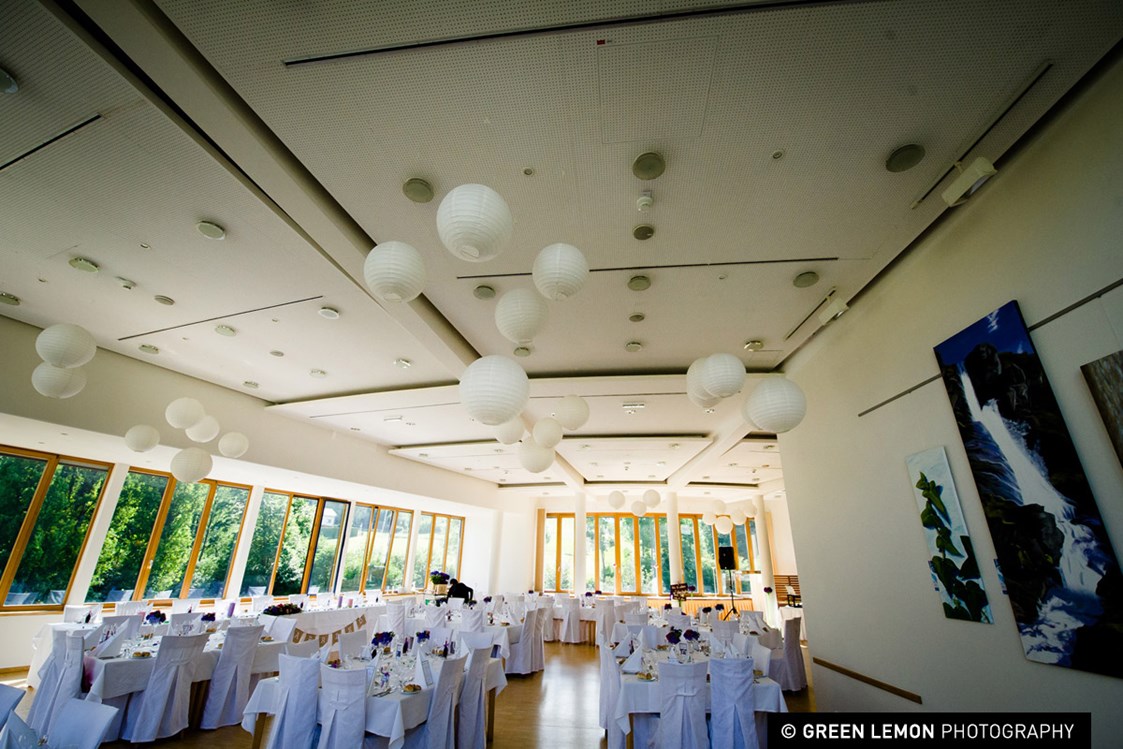 Hochzeitslocation: Bis zu 150 Gäste finden Platz im Festsaal des Schloss Hernstein in Niederösterreich.
Foto © greenlemon.at - Schloss Hernstein