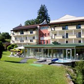 Hochzeitslocation - Blick auf Hotel und Wellnessbereich - Hotel-Restaurant Liebnitzmühle